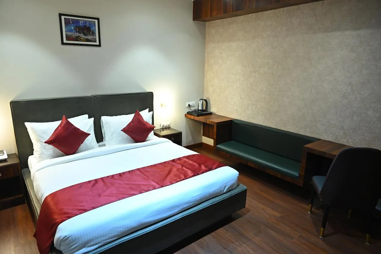 Hotel Lamp Inn Panchkula 3*,